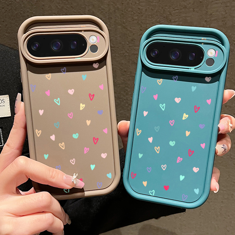 Custodia morbida colorata con  - Google Pixel 8A recensione e prezzo